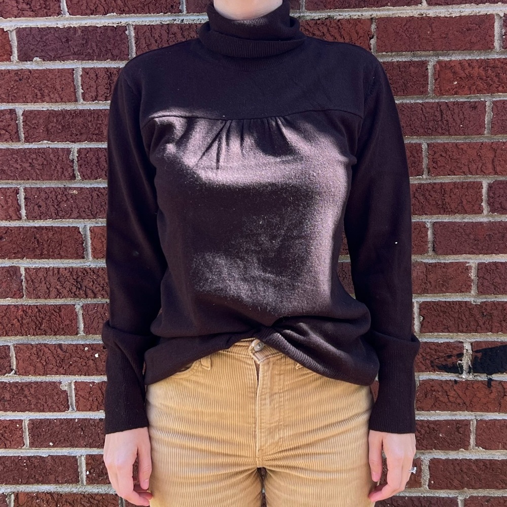 Brown cashmere turtle neck sweater